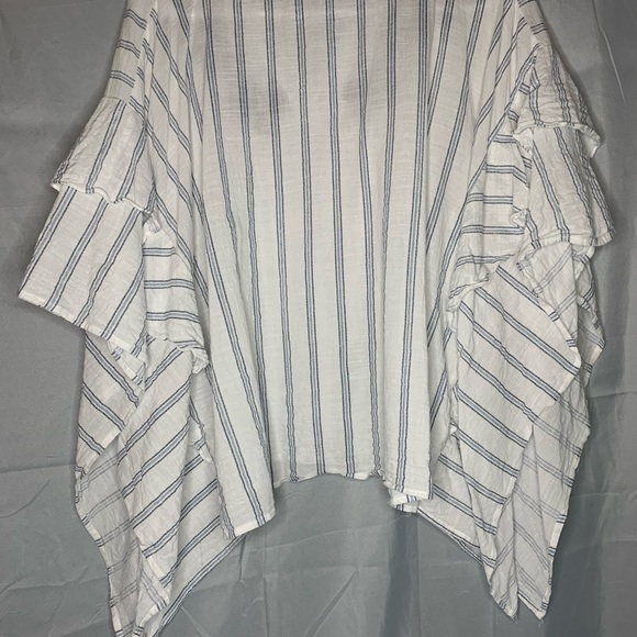 Embroidered top! - Picture 2 of 3